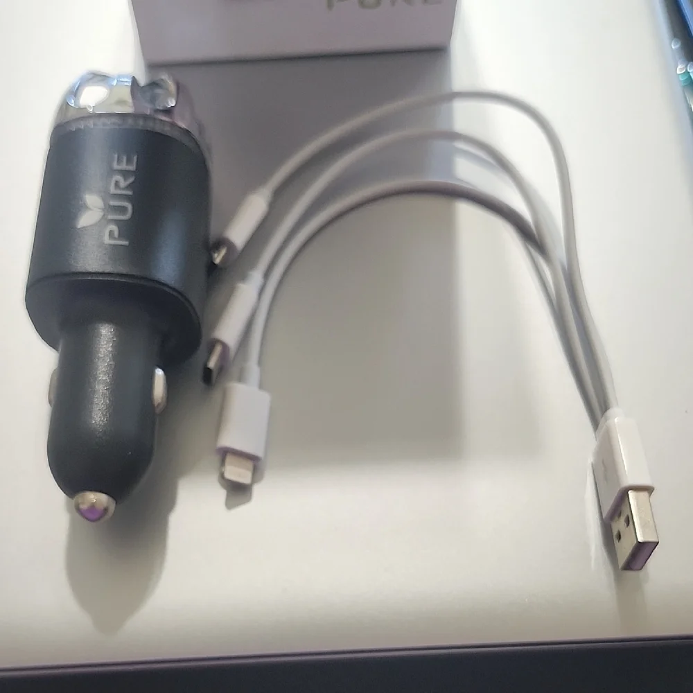 Pure Black Car Air Purifier and Dual USB Charger Quick Charge 3.0 USB